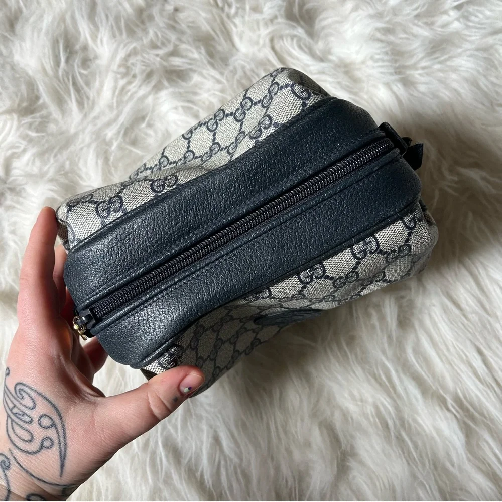 Reserved Bundle // Vintage Gucci Barrell Clutch & Louis Vuitton Wallet - Picture 4 of 14